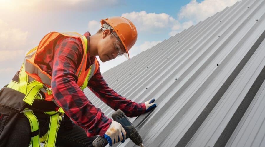Professional gutter cleaning in Storm Lake, IA